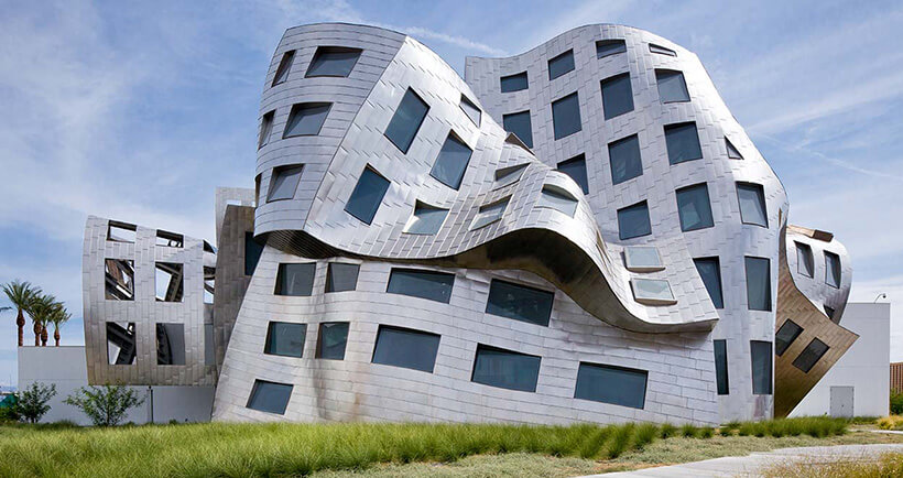 Frank Gehry: 6 deconstructive and unusual masterpieces.