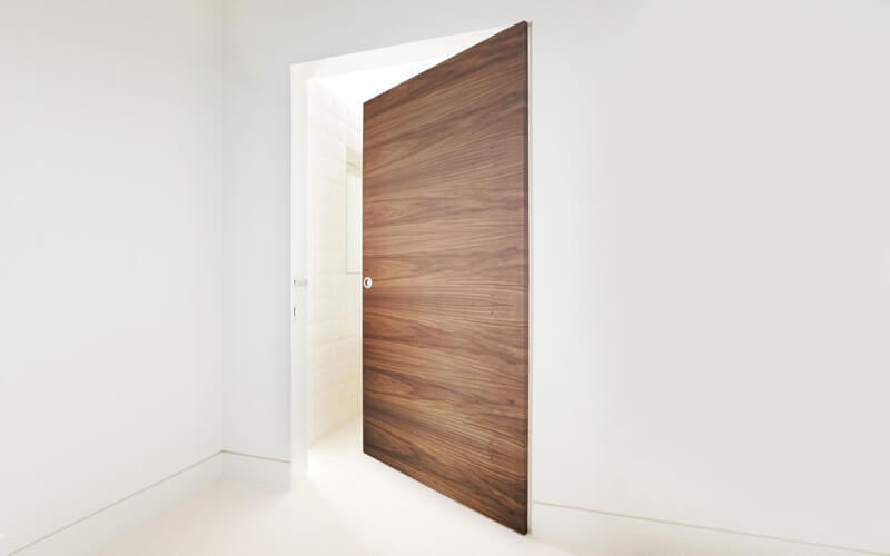 Innova+® Frameless Pivot Doors - read more